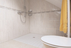 Behindertengerechte Dusche